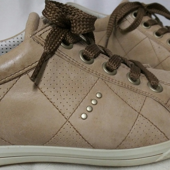 𝅺ECCO Tan Diamond Stitched Leather Upper Round Toe Lace Up Low Top Sneaker Shoe - Picture 4 of 8